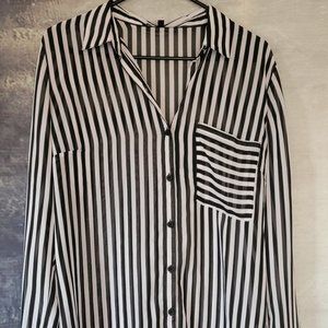 Almost famous Long Sleeve Striped Shirt Black and White